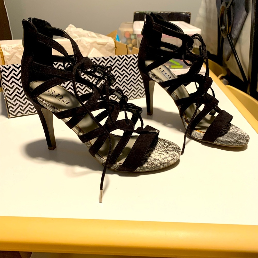 Almost new heeled strappy sandals